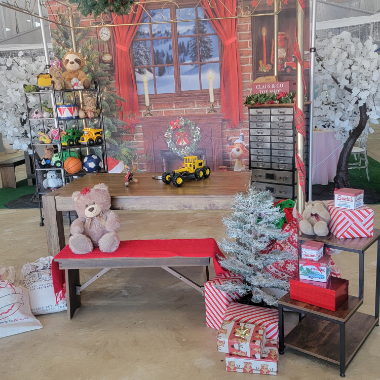 Santa’s Shop Set Santa’s Shop Set